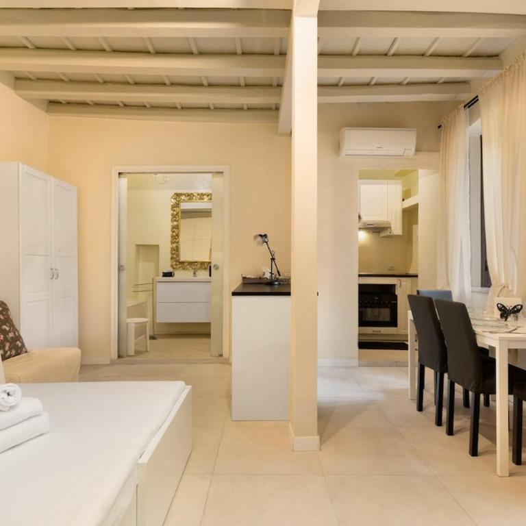 Junior Suite Milano- Quiet and Comfort - Appartamento con 1 Camera da Letto - 4