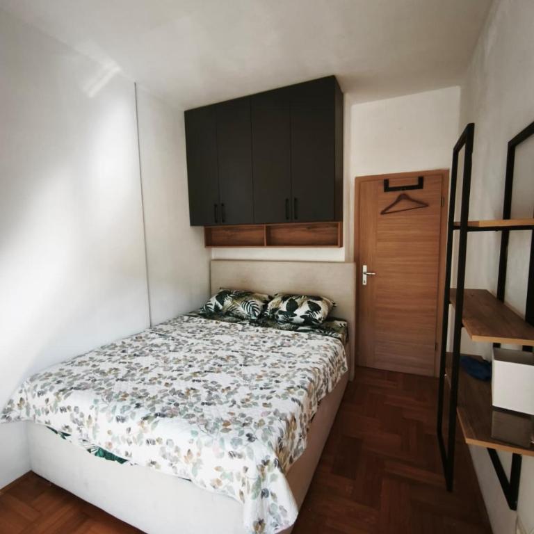 Black Loft - One-Bedroom Apartment - 2