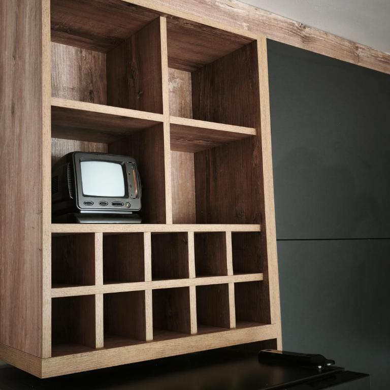 Black Loft - One-Bedroom Apartment - 7