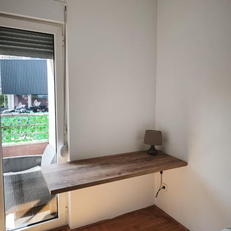 Black Loft - One-Bedroom Apartment - 16