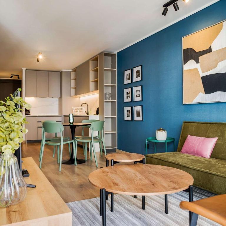 Chic Apartment with Balcony & Pool in Las Condes - Apartamento - 1