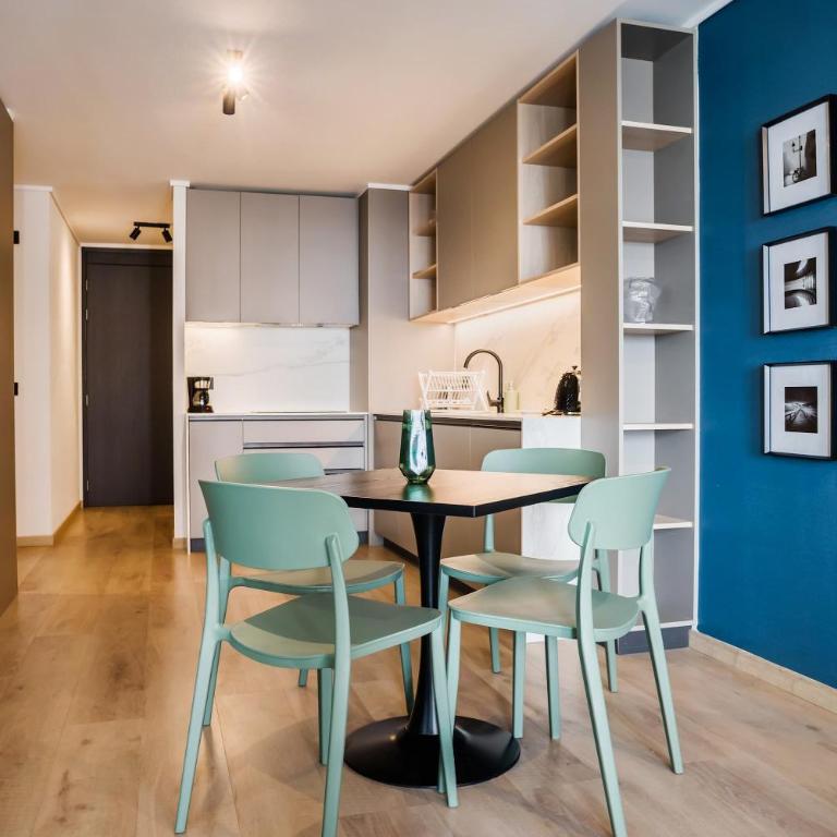 Chic Apartment with Balcony & Pool in Las Condes - Apartamento - 3