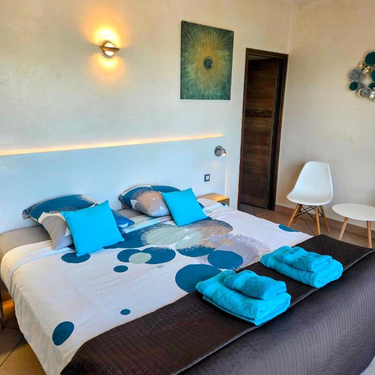 Villa Perle De La Mer - Family Room with Sea View - 6