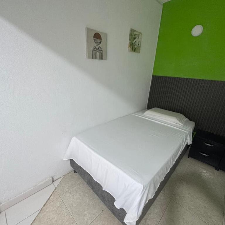 Hotel Casa Manzanares - Cama individual en habitación compartida - 1