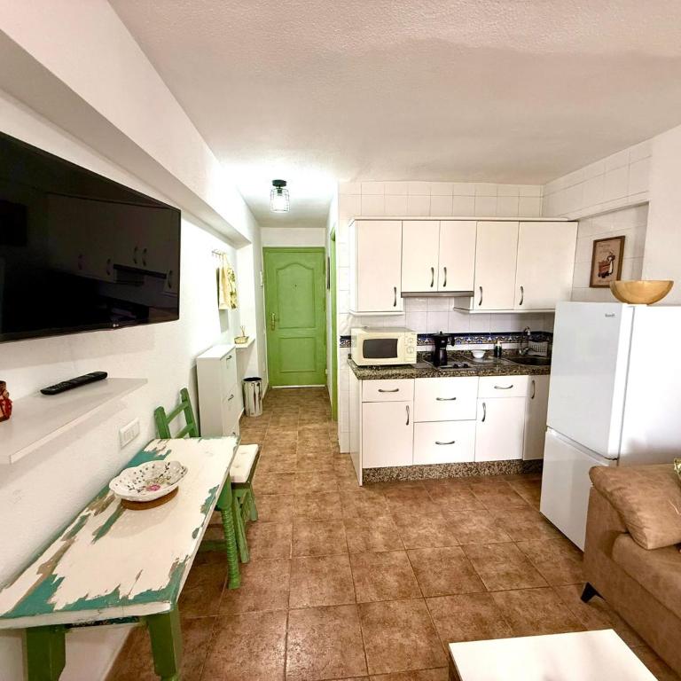 Luis Vives - One-Bedroom Apartment - 7