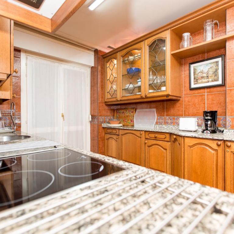Apartamento céntrico con vistas a la Ría! garaje, ideal 2-4 - Two-Bedroom Apartment - 15