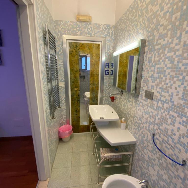 Alma Grande ROOMS - Camera Familiare con Terrazza - 9