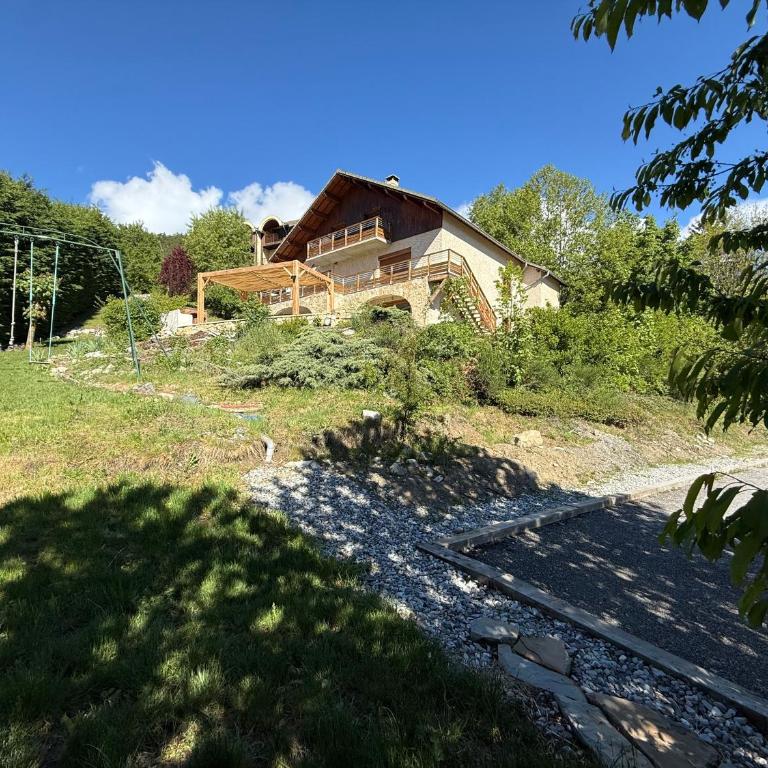 Gîte confort 15 couchages, vue panoramique Montagne Hautes Alpes, Terrasses - Casa de 6 dormitorios - 4