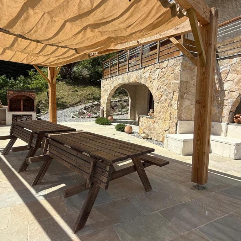 Gîte confort 15 couchages, vue panoramique Montagne Hautes Alpes, Terrasses - Casa de 6 dormitorios - 2