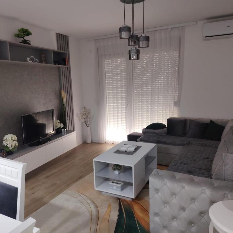 Stan Delux - Two-Bedroom Apartment - 1