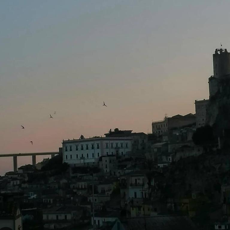 Civico Dodici - Appartamento con 2 Camere da Letto - 12