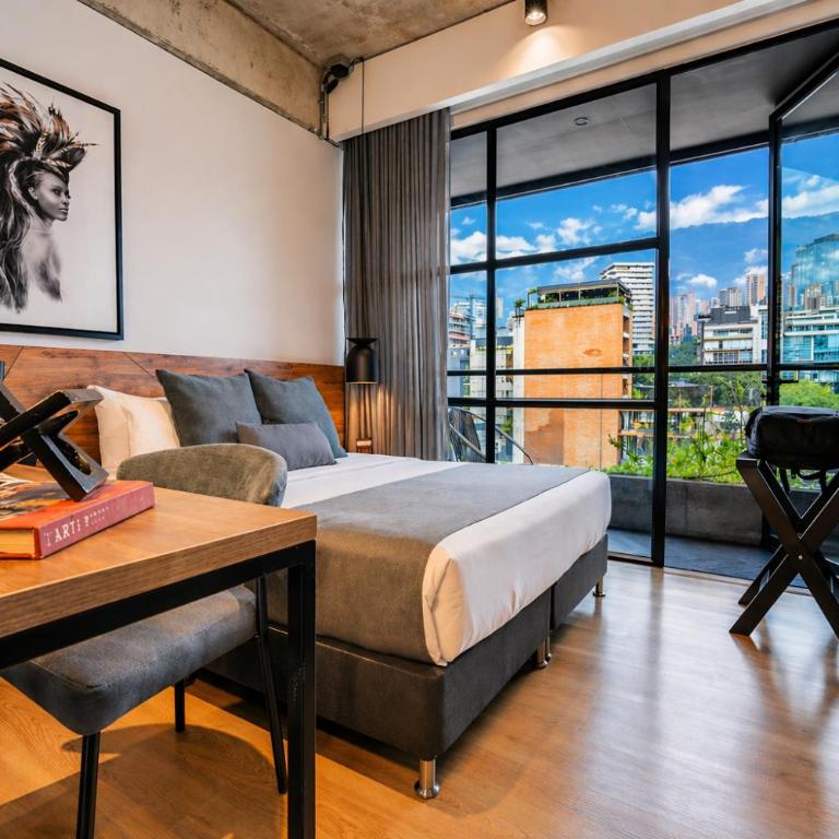 Hashtag 98 Hotel By Jalo - Habitación con cama grande y balcón - 10
