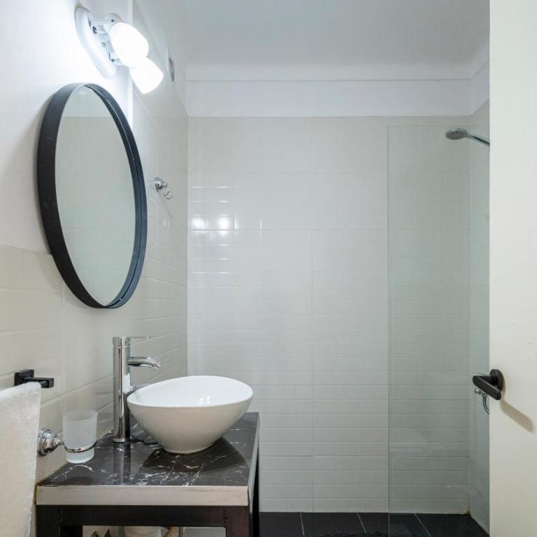Departamento Moderno sobre Güemes - One-Bedroom Apartment - 36