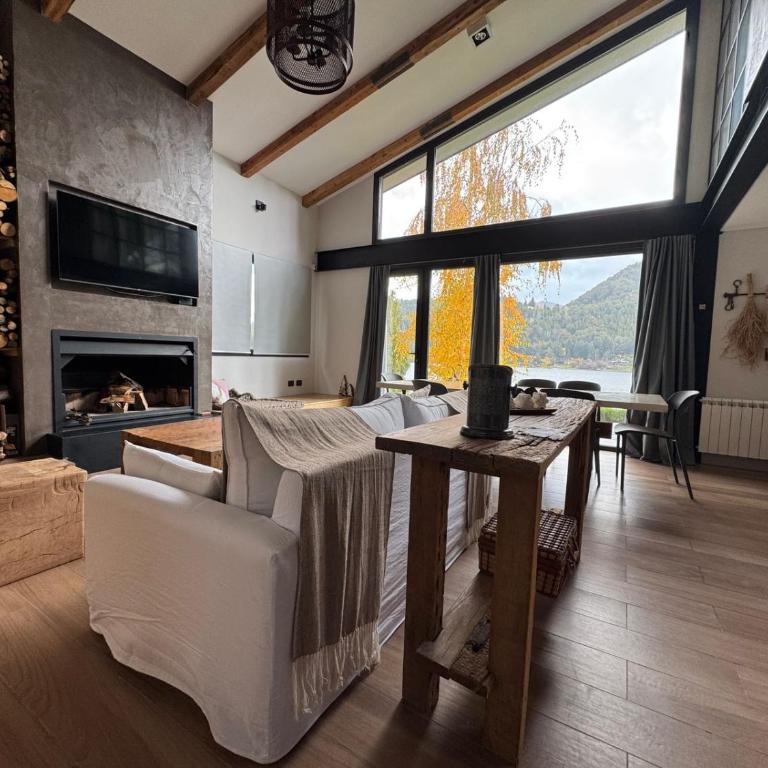 Mágico lugar a orillas del Nahuel Huapi con costa de lago - Casa de 3 dormitorios - 42
