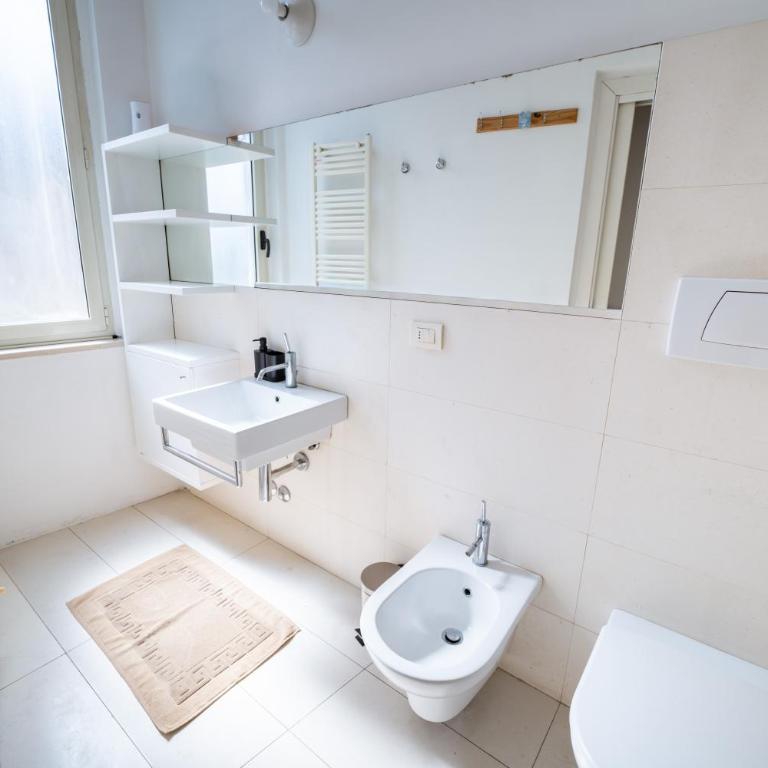 Elegante appartamento vista mare con 4 camere, balconi e ascensore Centro Pescara - Apartment - 5