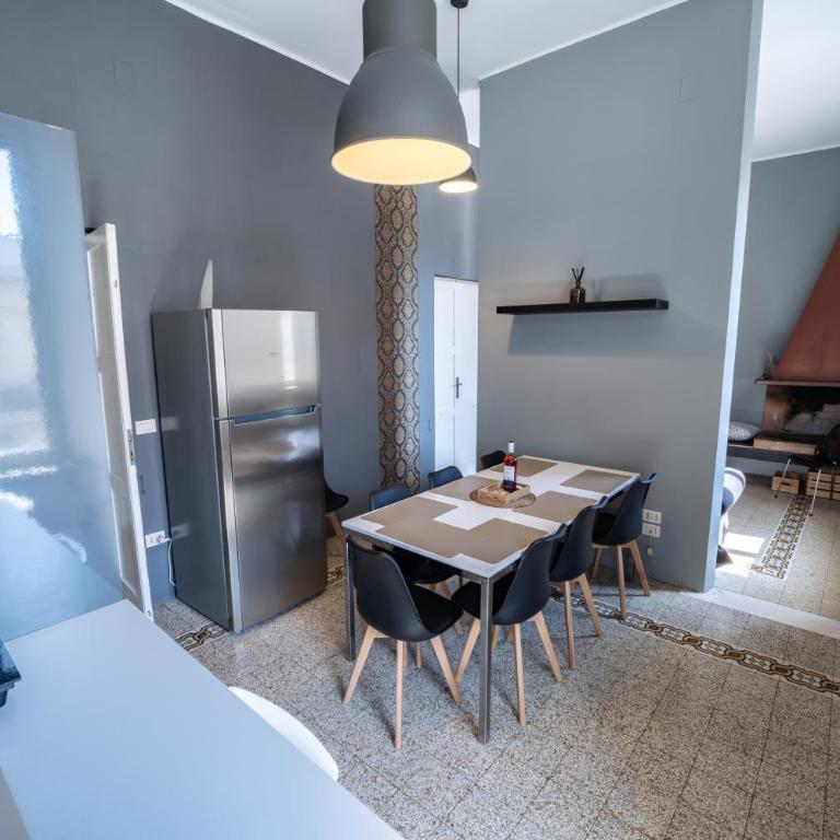 Elegante appartamento vista mare con 4 camere, balconi e ascensore Centro Pescara - Apartment - 26