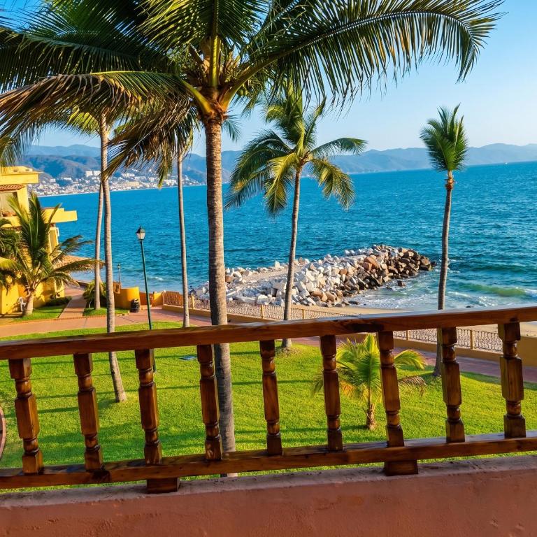 Beachfront Paradise, 5-bdr, 3-bath, Resort Access - Deluxe Triple Room with Sea View - 7
