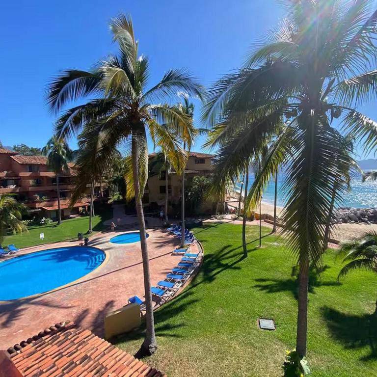 Beachfront Paradise, 5-bdr, 3-bath, Resort Access - Deluxe Triple Room with Sea View - 11