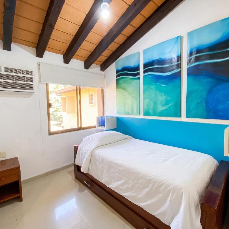 Beachfront Paradise, 5-bdr, 3-bath, Resort Access - Deluxe Triple Room with Sea View - 22