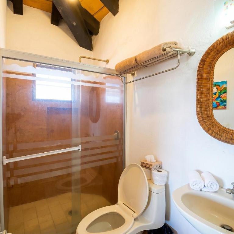 Beachfront Paradise, 5-bdr, 3-bath, Resort Access - Deluxe Triple Room with Sea View - 42