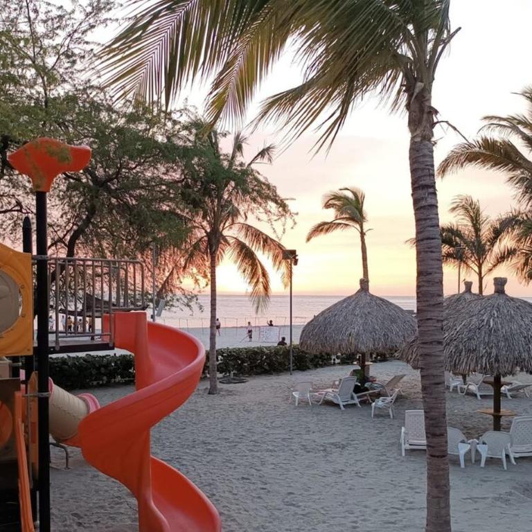 Ocean front with direct access to the beach - Apartamento - 2