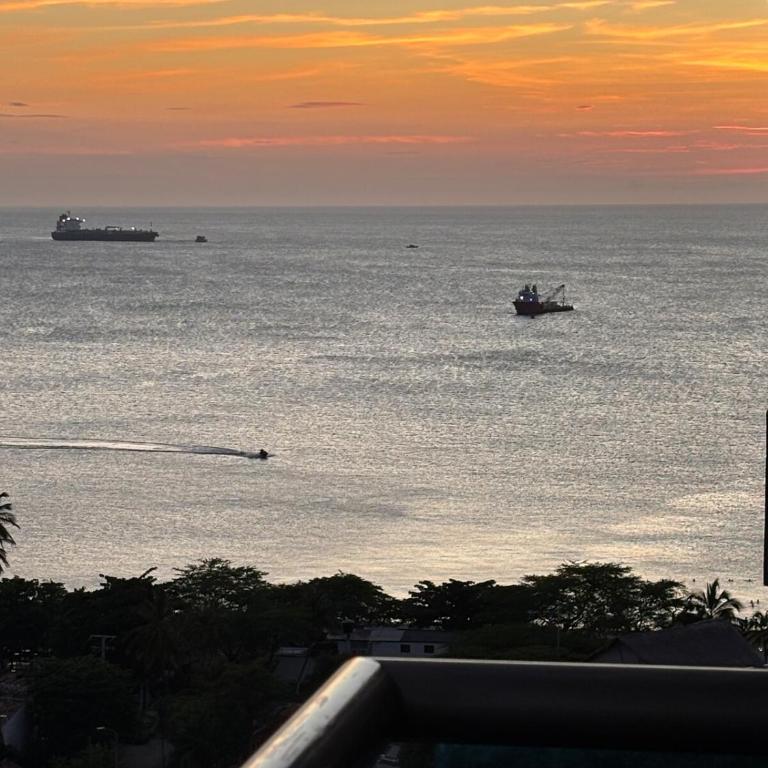 Ocean front with direct access to the beach - Apartamento - 51