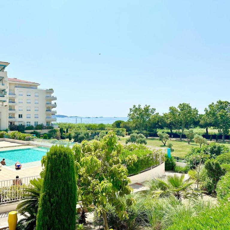 2Bed Seaview swimming pool beach on footparking - Apartment - 4