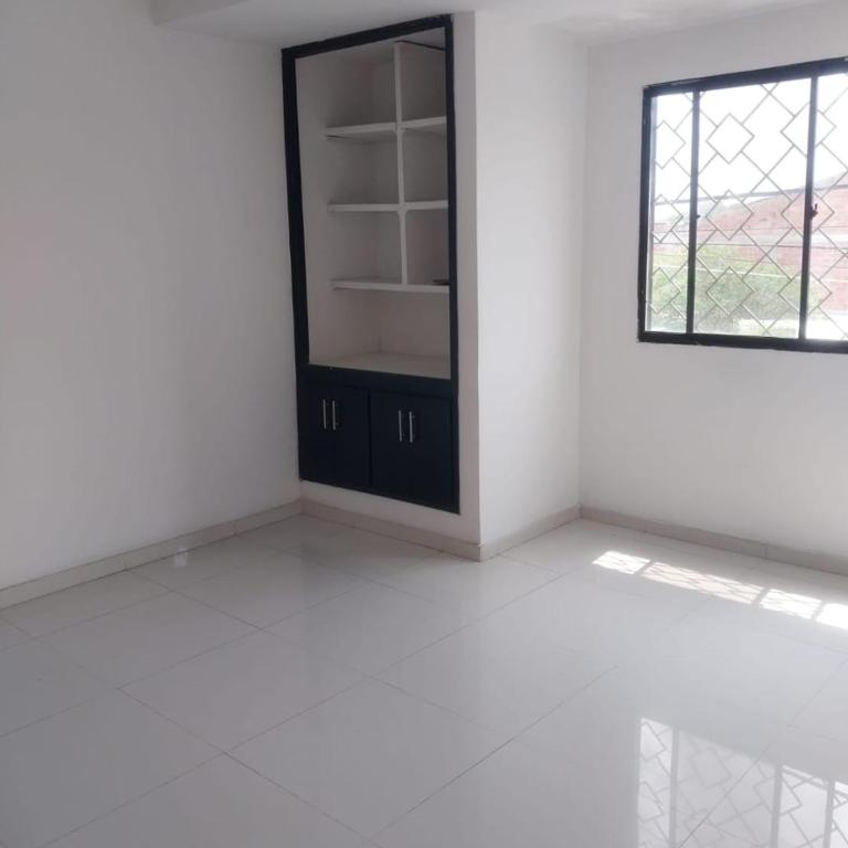 Hermoso Apartamento completamente amoblado - Three-Bedroom Apartment - 7