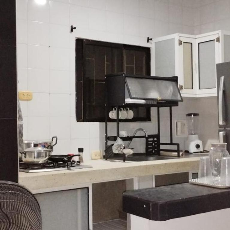 Hermoso Apartamento completamente amoblado - Three-Bedroom Apartment - 10