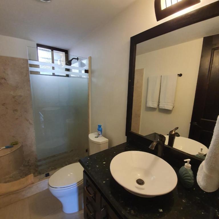 OCEAN VIEW Walk to Beach WIFI - One-Bedroom Apartment - 13