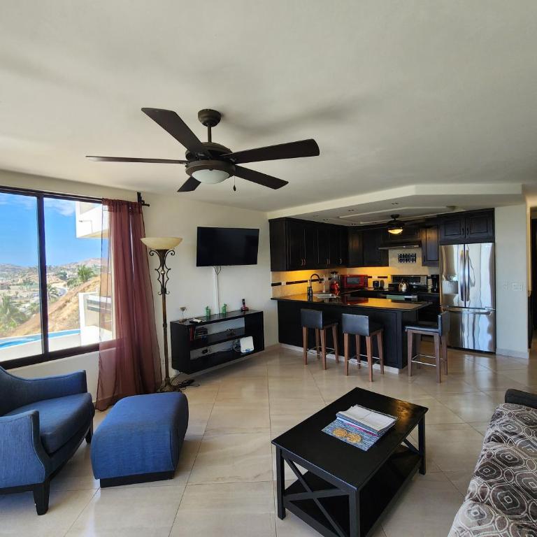 OCEAN VIEW Walk to Beach WIFI - One-Bedroom Apartment - 10
