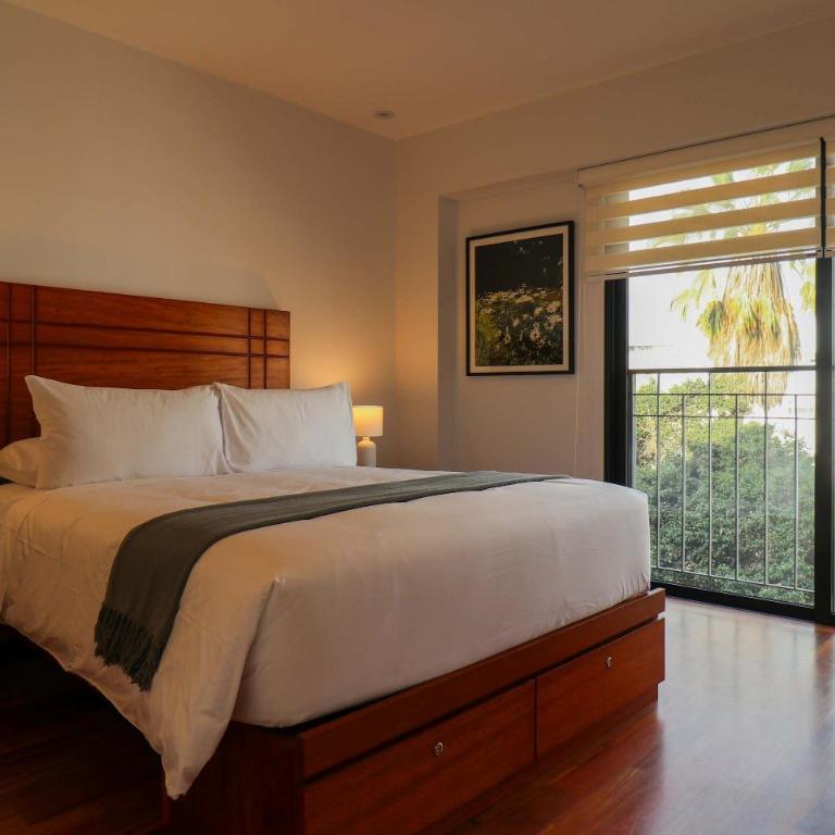 Premium 3BR with Balcony in Miraflores - Apartment - 2