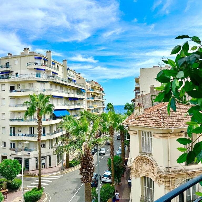3 pièces 100m2 balcon centre juan 2 pas des plages - Appartement - 21