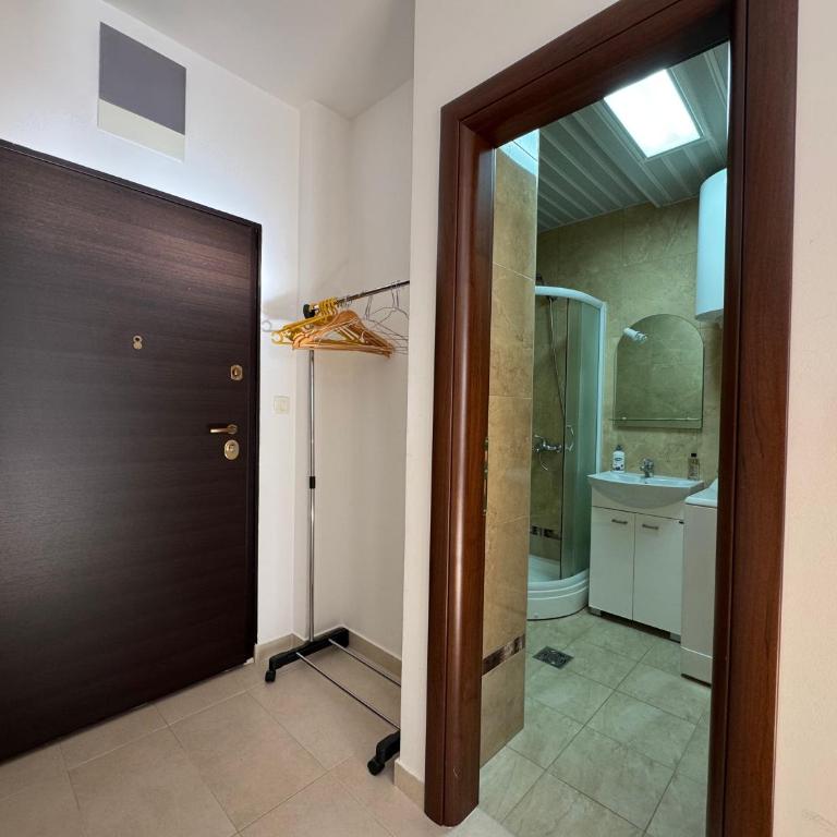 Becici Studio Apartment - Studio - 13