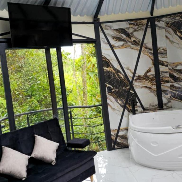 Quinta La Primavera Ecolodge - Habitación con cama grande y bañera de hidromasaje - 6