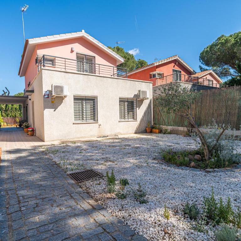 Casa familiar junto al lago con zona de juegos, cine y BBQ - Casa de 4 dormitorios - 8