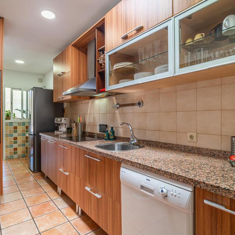 Casa familiar junto al lago con zona de juegos, cine y BBQ - Casa de 4 dormitorios - 5