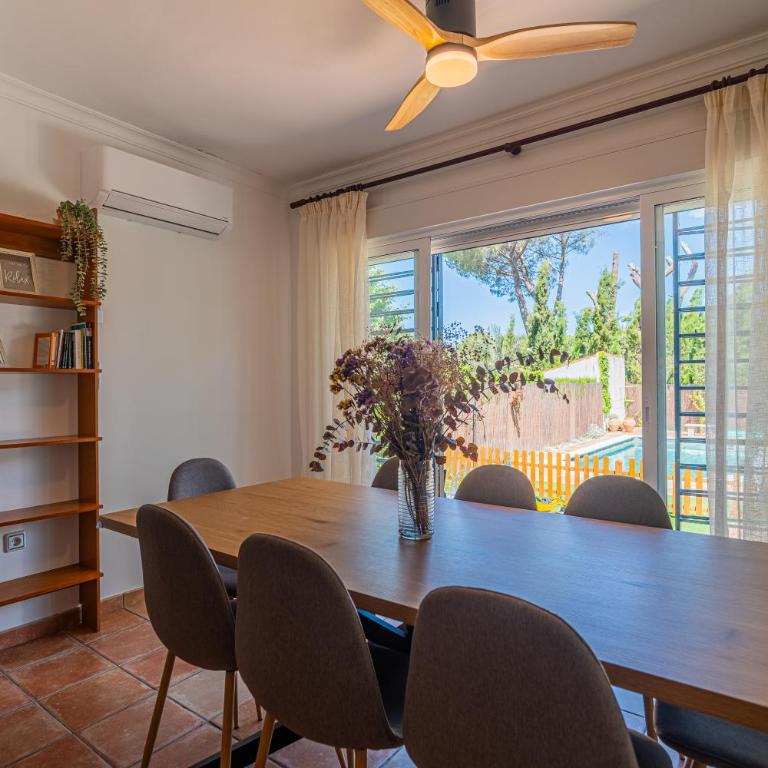 Casa familiar junto al lago con zona de juegos, cine y BBQ - Casa de 4 dormitorios - 12