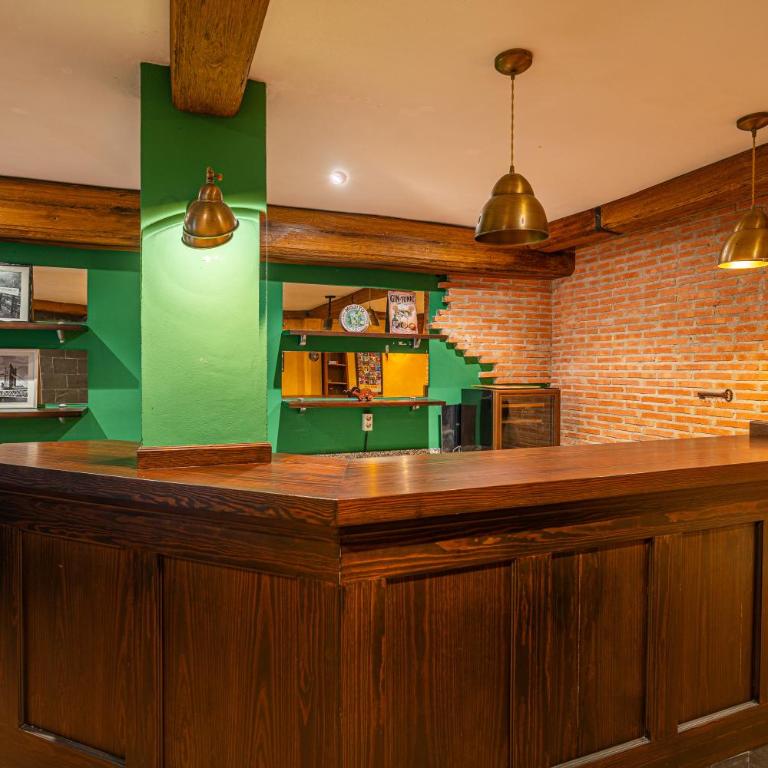 Casa familiar junto al lago con zona de juegos, cine y BBQ - Casa de 4 dormitorios - 16