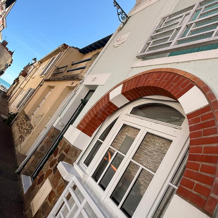 30 m plage Le Roulis classée 3 étoiles, jolie maison entièrement rénovée en 2024 - Villa 2 Chambres - 1