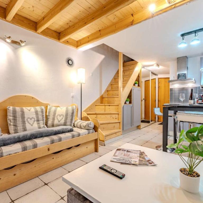 Mountain Hideaway near the Slope - Apartment - 4