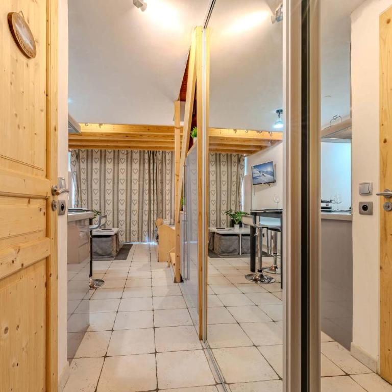 Mountain Hideaway near the Slope - Apartment - 13