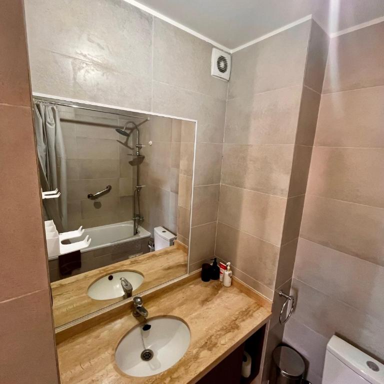 Cozy, centrico, 2D, 2B, 2C con estacionamiento - Apartamento de 2 dormitorios - 17