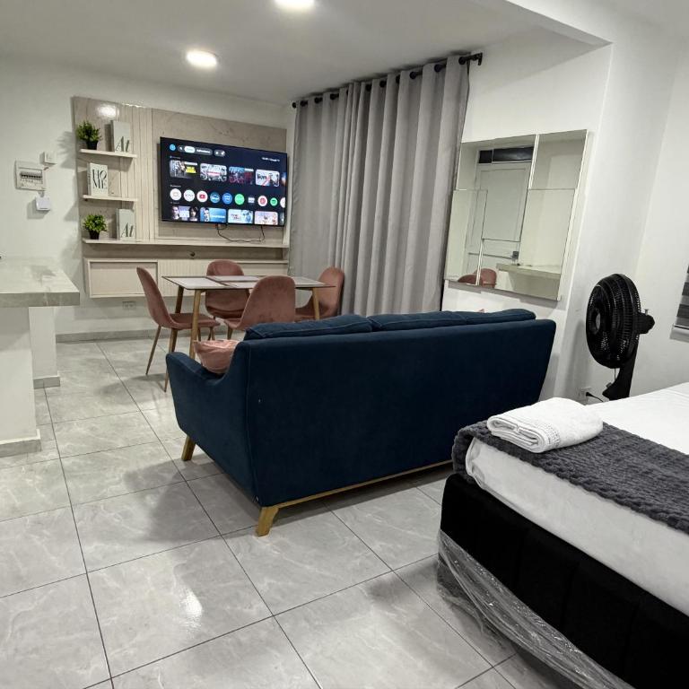 Moderno al norte, Full equipado, Primer piso ,2Aires 6 camas con Patio - Two-Bedroom Apartment - 12