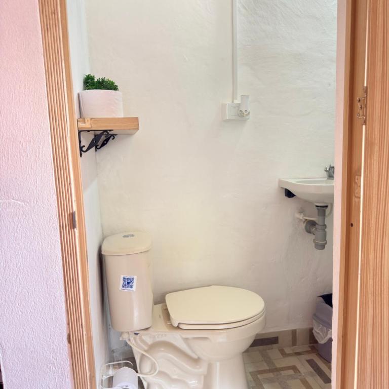 Casa Nohelia - Habitación Familiar con baño privado - 5