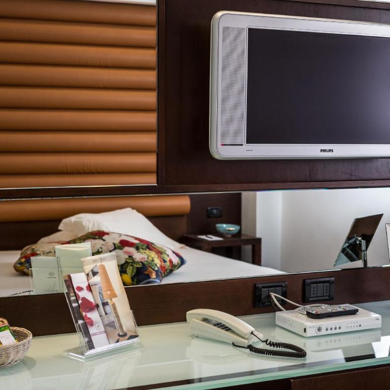 Hotel Luna Riccione e Aqua Spa Only Adults +12 - Suite with Spa Bath - 1