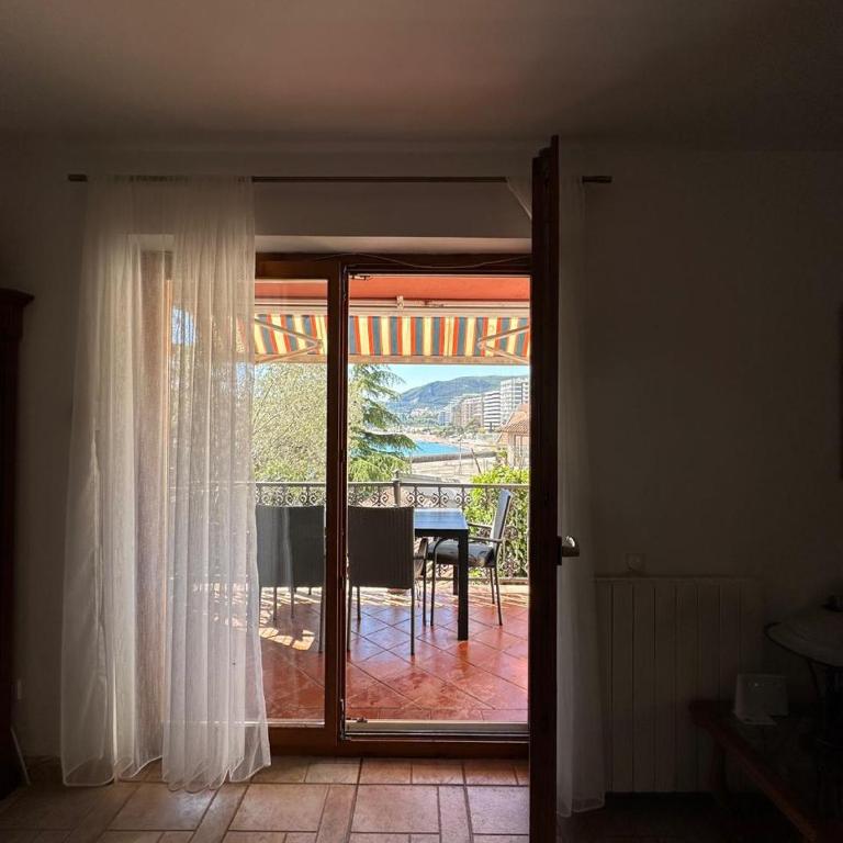 Meridian Hotel - Apartman s 3 Spavaće Sobe, Terasom i Pogledom na More - 13