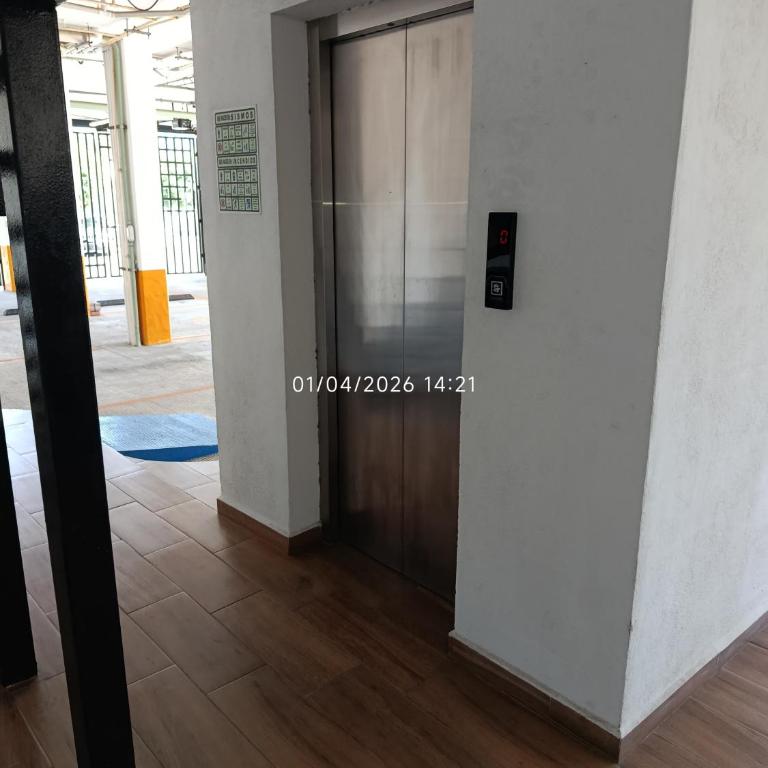 hermoso departamento totalmente equipado ,céntrico, aberca, elevador , estacionamiento privado - Two-Bedroom Apartment with Balcony - 8