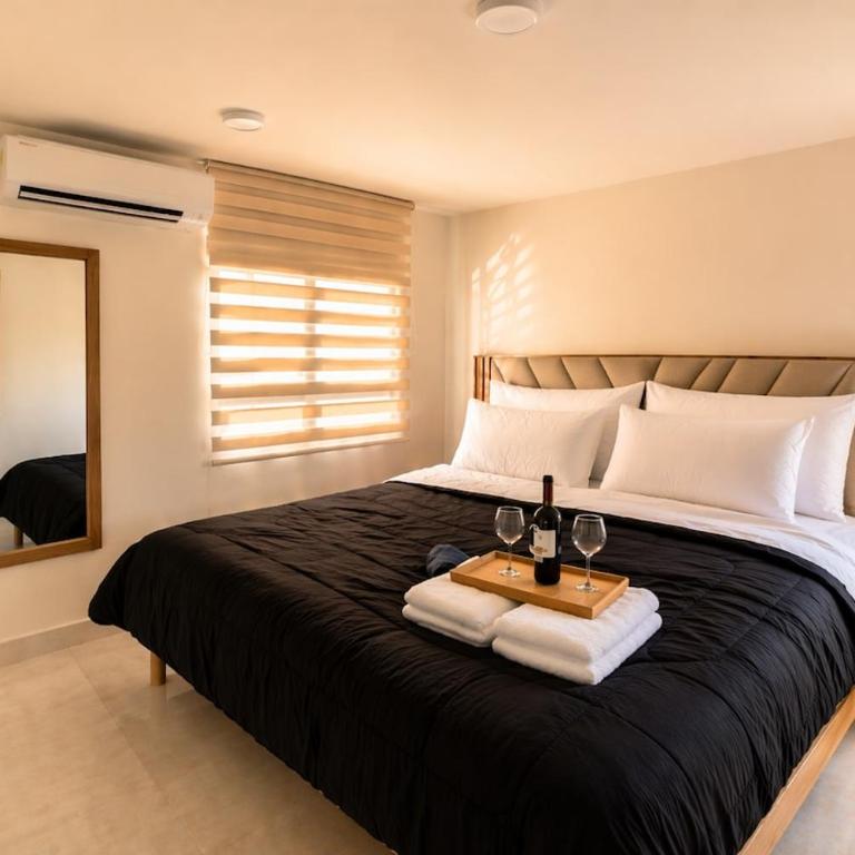 Cartagena Inawa Condo - Sleeps 6 - 7 min Walking from beach - Family Two-Bedroom Apartment with View - 17
