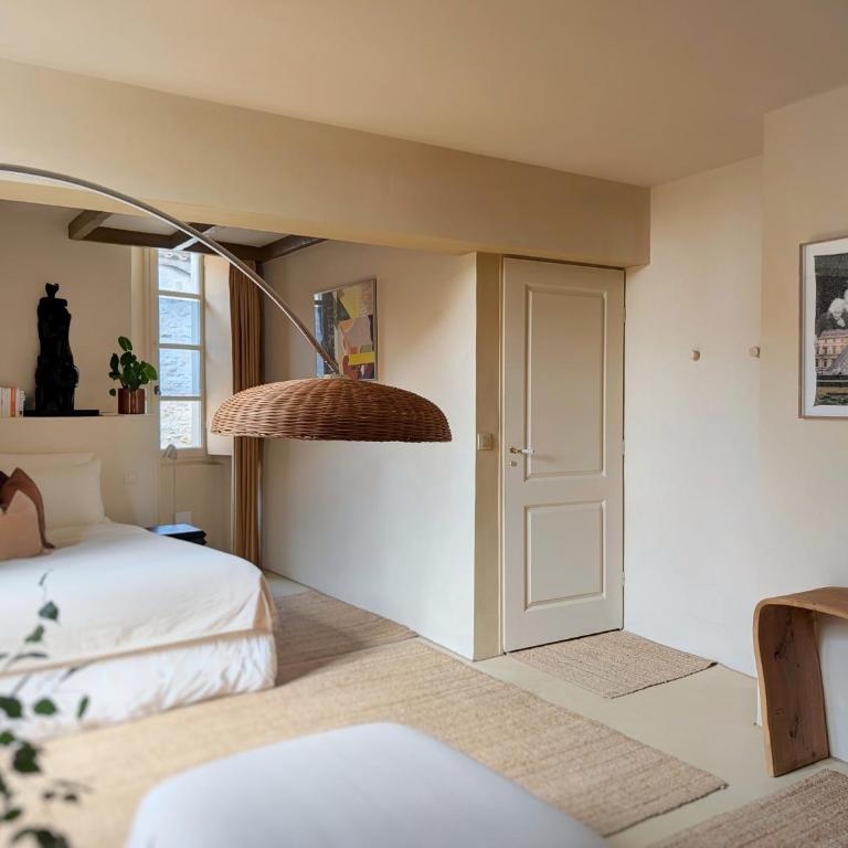 Provencal Escape - Suite with City View - 19